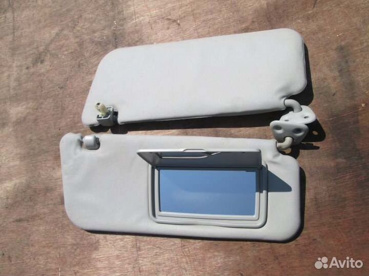 Козырек солнцезащитный Toyota Ist NCP65 1NZ-FE