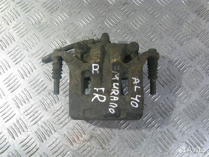 Суппорт передний правый Ниссан Мурано 41001CC00A