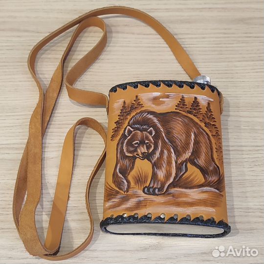 Фляжка из нержавейки в кожаном чехле