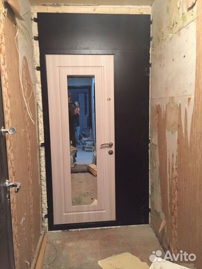 Входные двери с зеркалом и не только