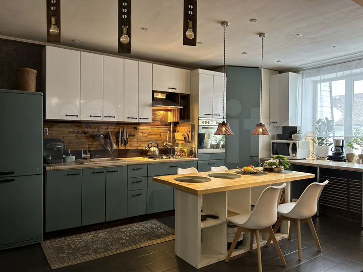 3-к. квартира, 117,8 м², 3/4 эт.