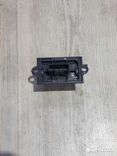 Резистор печки Реостат Nissan note E11