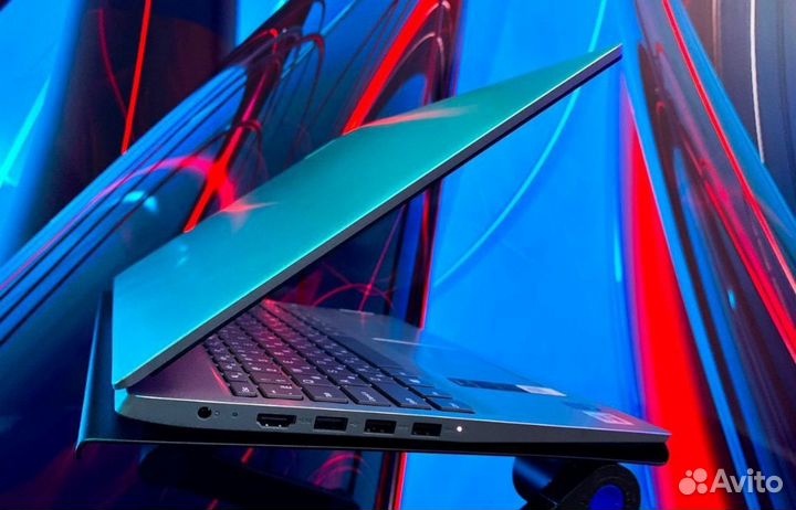 Современный ноутбук для работы и дома