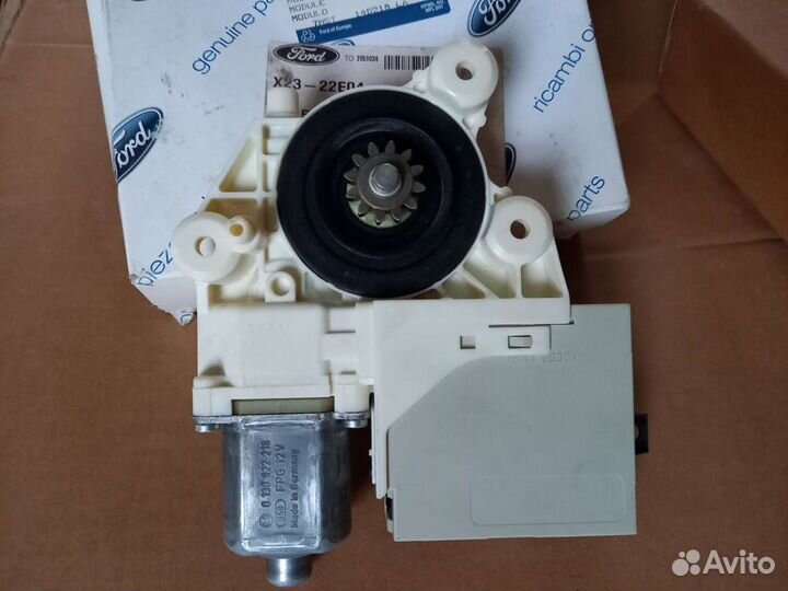 Моторчик стеклоподъемника задний правый Ford Focus