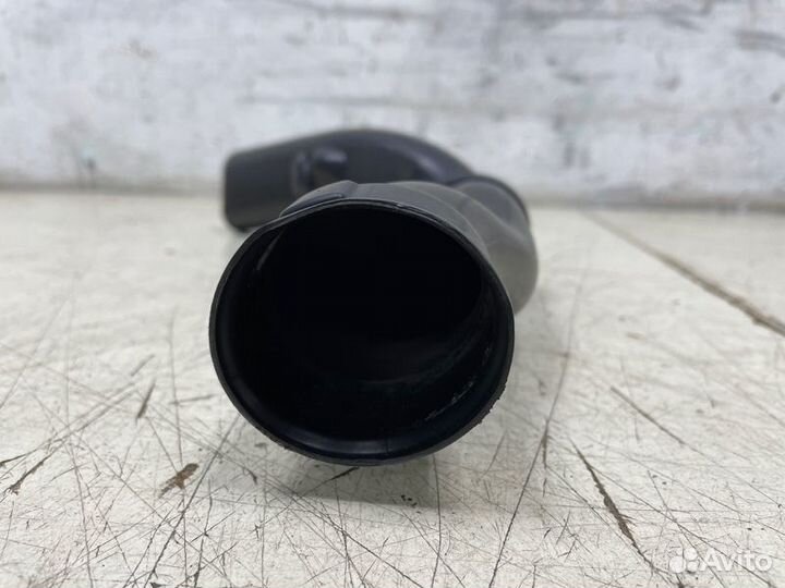 Воздухозаборник Volvo S60 2006