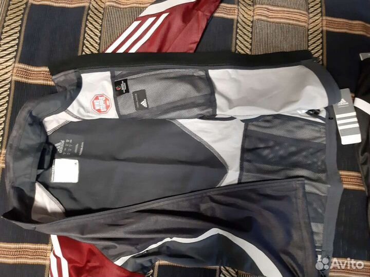 Лыжный разминочный костюм р.40-42 adidas Сборной