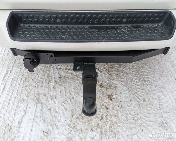 Фаркоп на Mitsubishi Delica (1997-2006г) под квадр