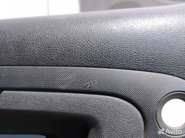 Обшивка передней двери Skoda Fabia 2