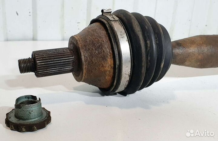 Полуось передняя правая Skoda Fabia