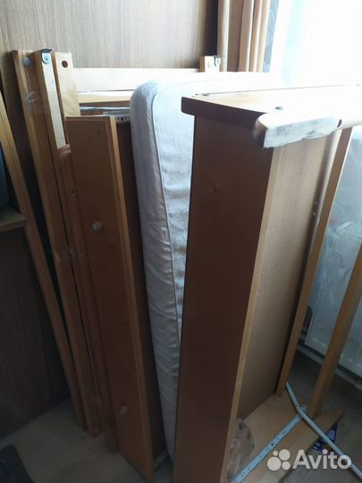 Детская кроватка