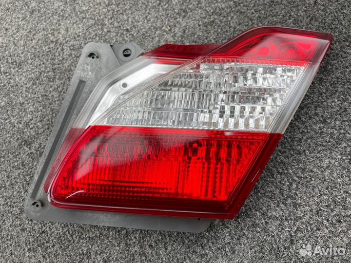 Стоп-сигнал правый Nissan Fuga Y51