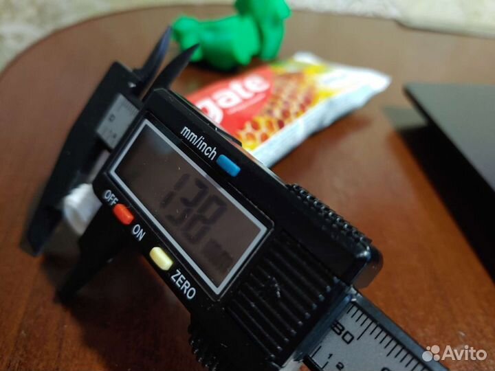 Насадка Шрек на зубную пасту