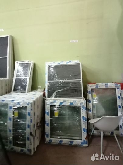 Готовые пластиковые окна 90х90