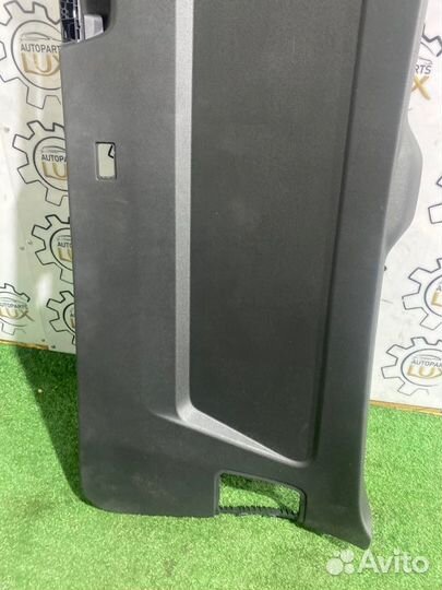 Обшивка крышки багажника Volkswagen Teramont cdvc