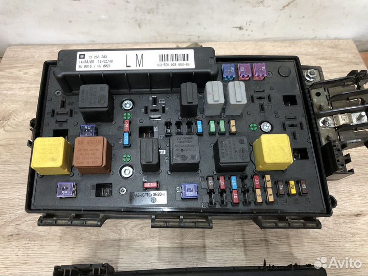 Блок предохранителей Opel Astra h