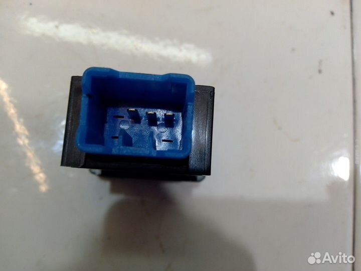 Кнопка регулировки яркости панели приборов