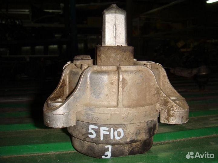 Опора двигателя левая BMW 5 (2009-2016) F10, F11