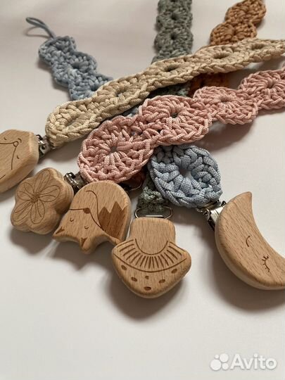 Держатель для соски пустышки вязаный