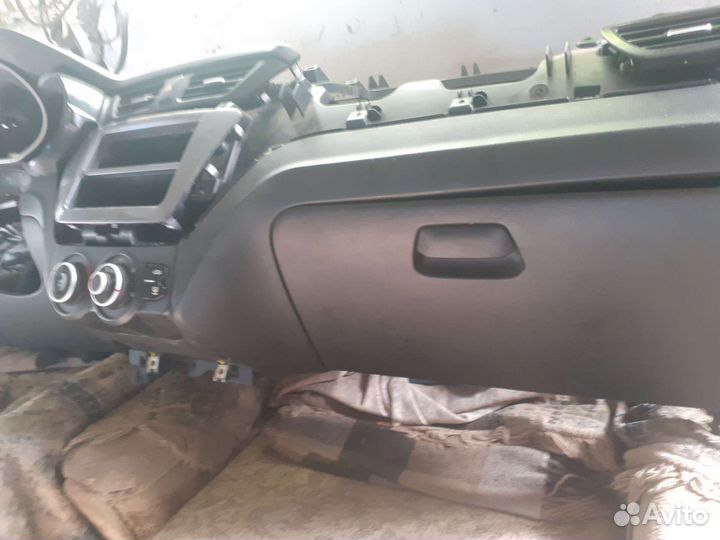 Накладка на торпеда панель kia rio 3