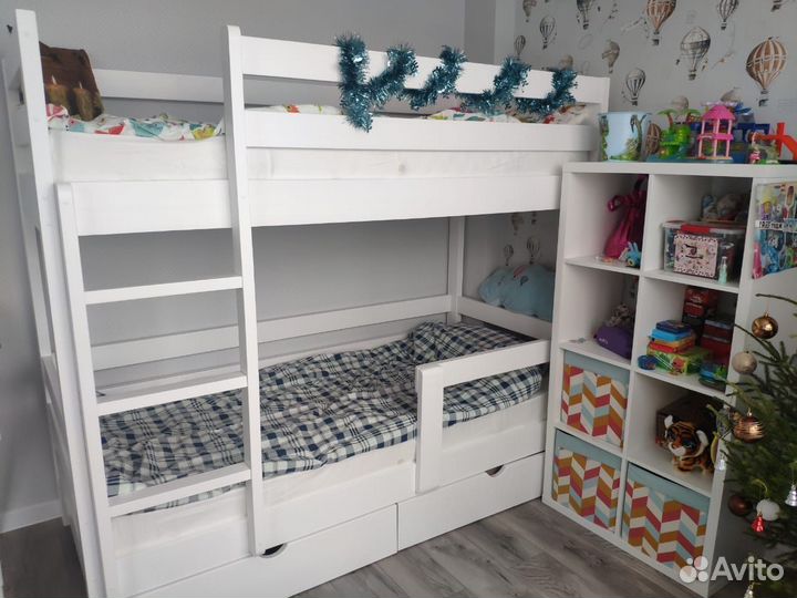 Двухъярусная кровать