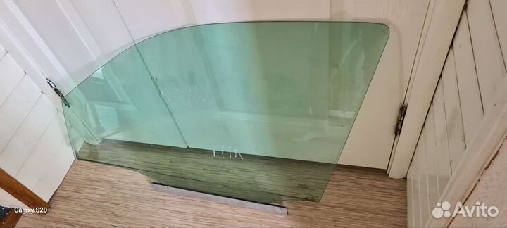 Стекло передней двери w163