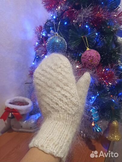 Варежки женские