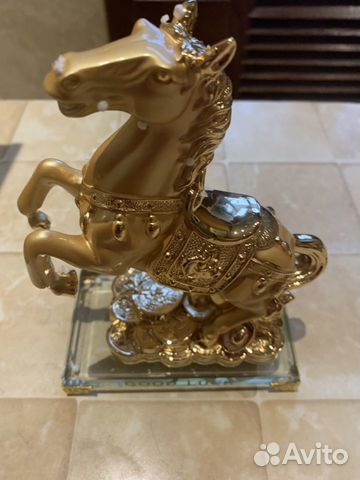 Подарочная статуэтка лошадки в коробке новая