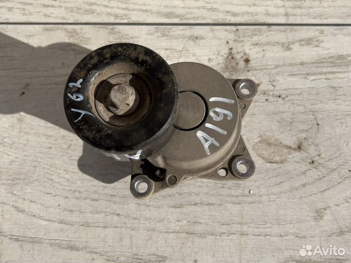 Nissan Patrol Y62 Натяжитель ремня