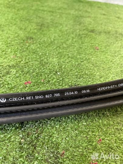 Уплотнительная резинка двери багажника задняя