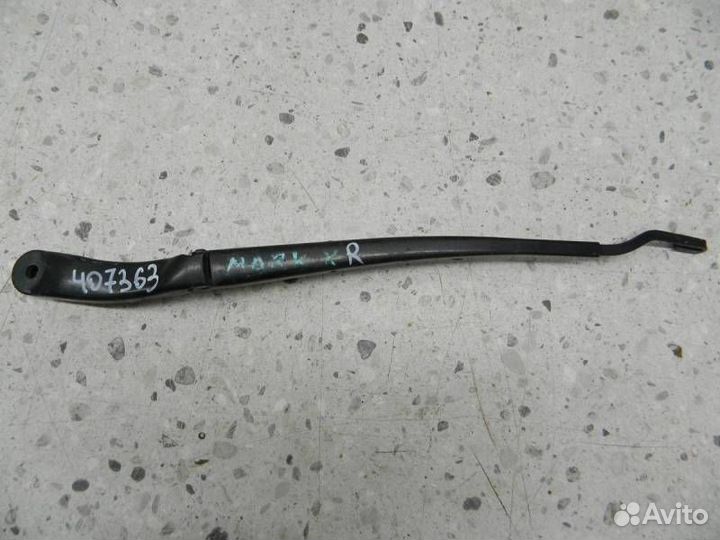 Поводок стеклоочистителя передний правый Toyota Ma