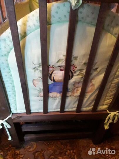 Детская кровать с поперечным маятником