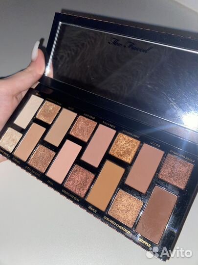 Палетка теней born this way