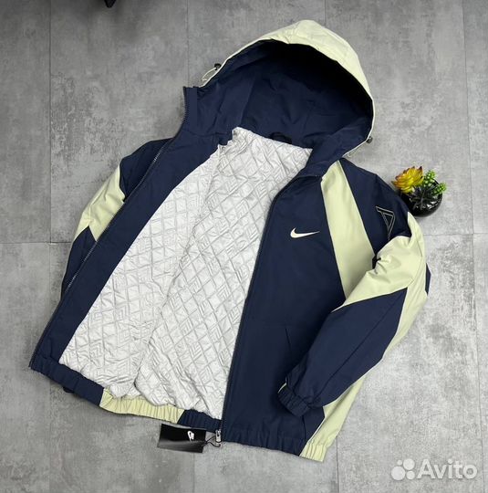 Ветровка Nike