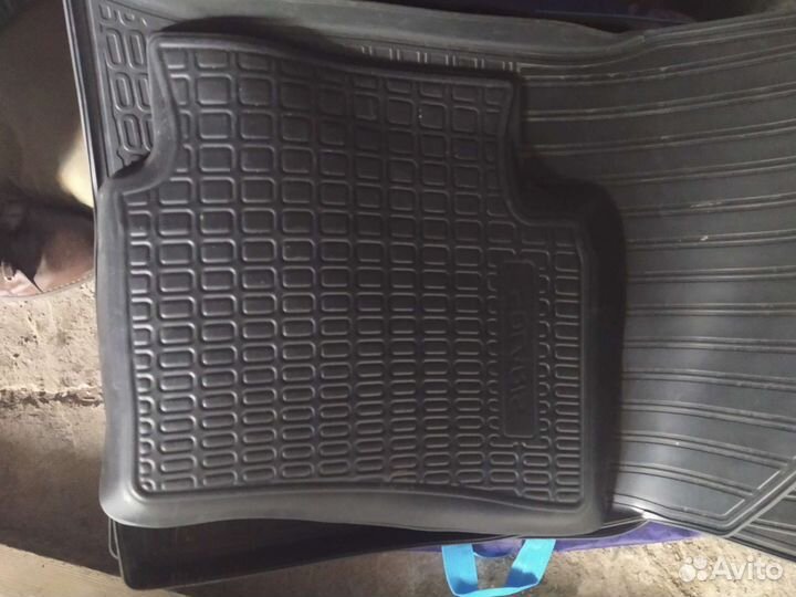 Резиновые коврики на solaris с 2017 по н.в