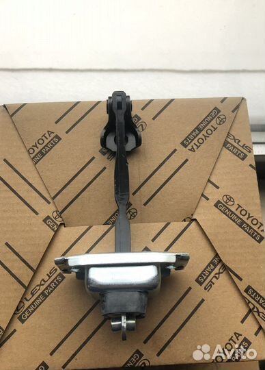 Ограничитель двери передний Тойота Камри 40