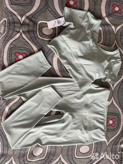 Костюм спортивный