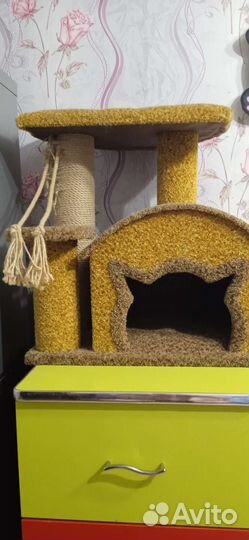 Домик для кошки с когтеточкой бу