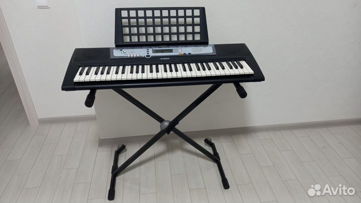 Электронное пианино(синтезатор) yamaha