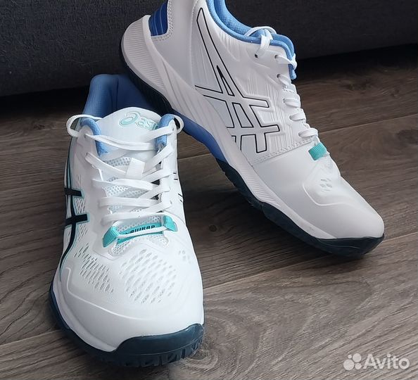 Кроссовки asics новые,42 размер