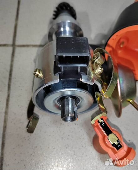 Трамблер с вакуумом Audi / VW 1.6 - 1.8