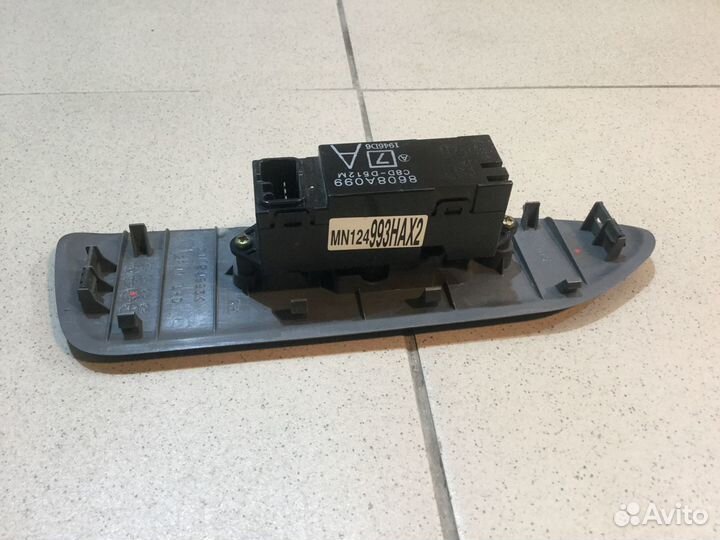 Кнопка стеклоподъемника передняя Митсубиси Лансер