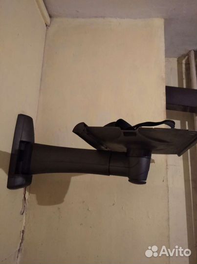 Удобная настенная подставка под телевизор