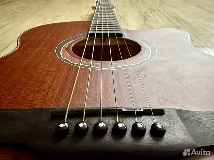 Акустическая гитара