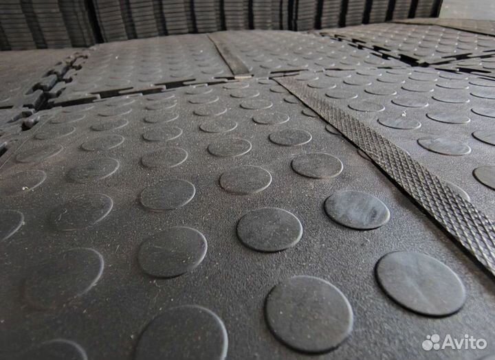 Модульная пвх плитка в автосервис / сто