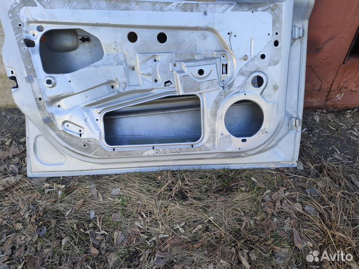 Передняя левая дверь Opel Astra H