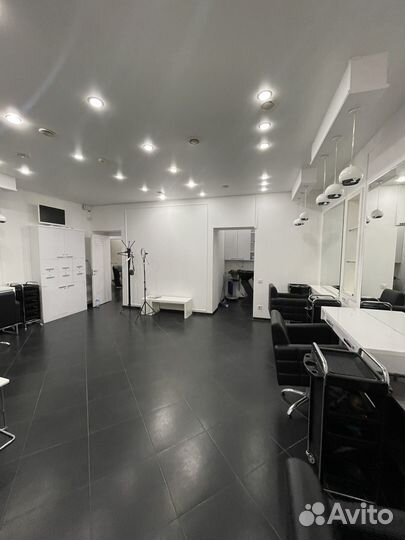 Сдам парикмахерское кресло(место) в салоне красоты