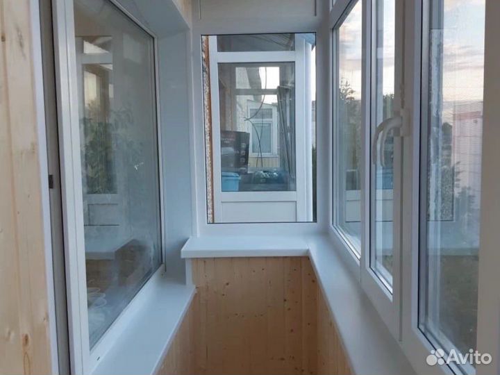 Остекление балконов с отделкой и без