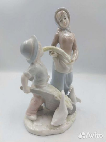 Композиционная статуэтка фарфор Европа