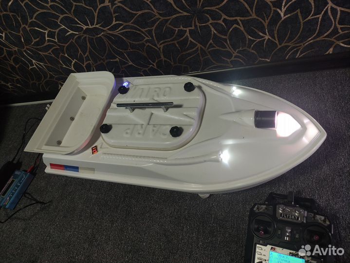 Прикормочный кораблик для рыбалки с gps бу