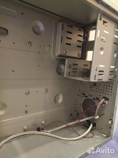 Ретро компьютерный корпус ATX из толстого металла